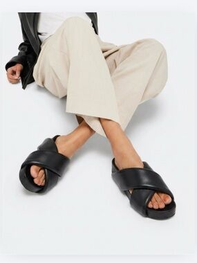 Jil Sander Crossover-Strap Padded Leather Slide  Sandals Black, Made Italy, 35